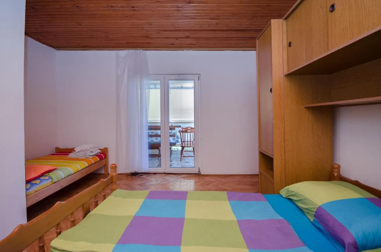 Apartments Elvira Lopar