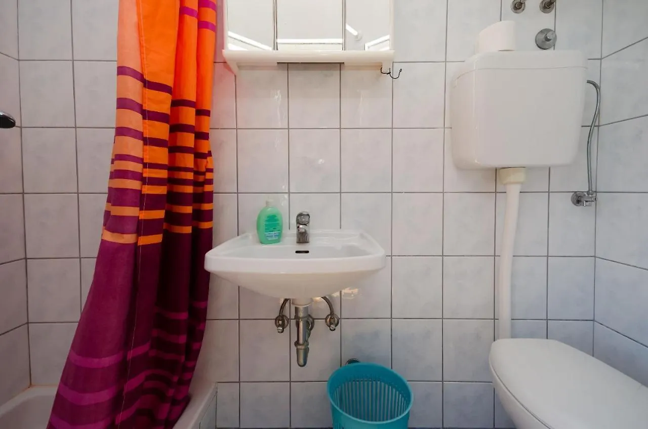 Apartments Elvira Lopar
