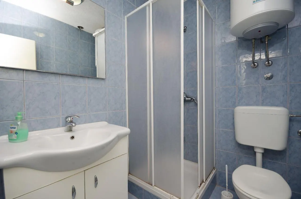 Apartments Elvira Lopar