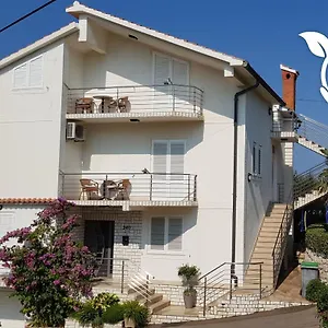 Lidija Apartman
